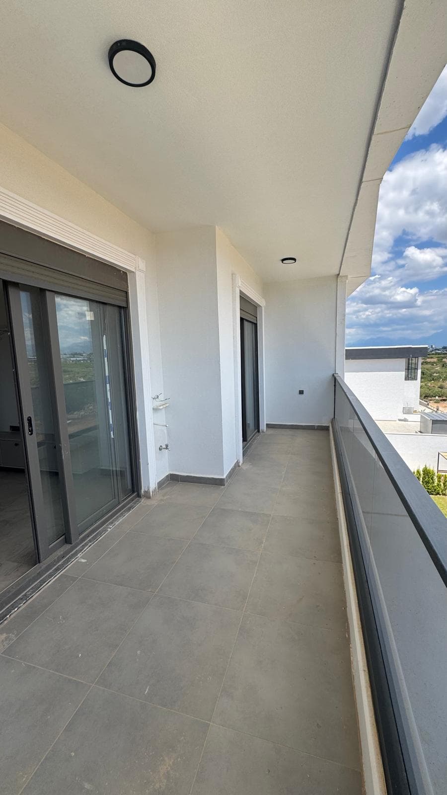 Moderne 3-Zimmer-Wohnung in Antalya Altıntaş – Pool, Tiefgarage & bezugsfertig