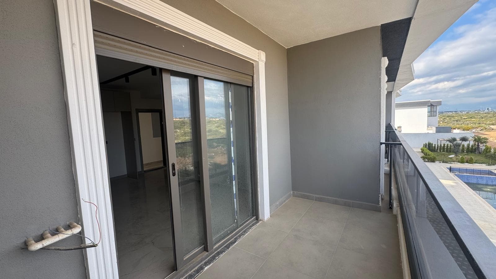 Moderne 2-Zimmer-Wohnung in Antalya – Pool, Tiefgarage & bezugsfertig