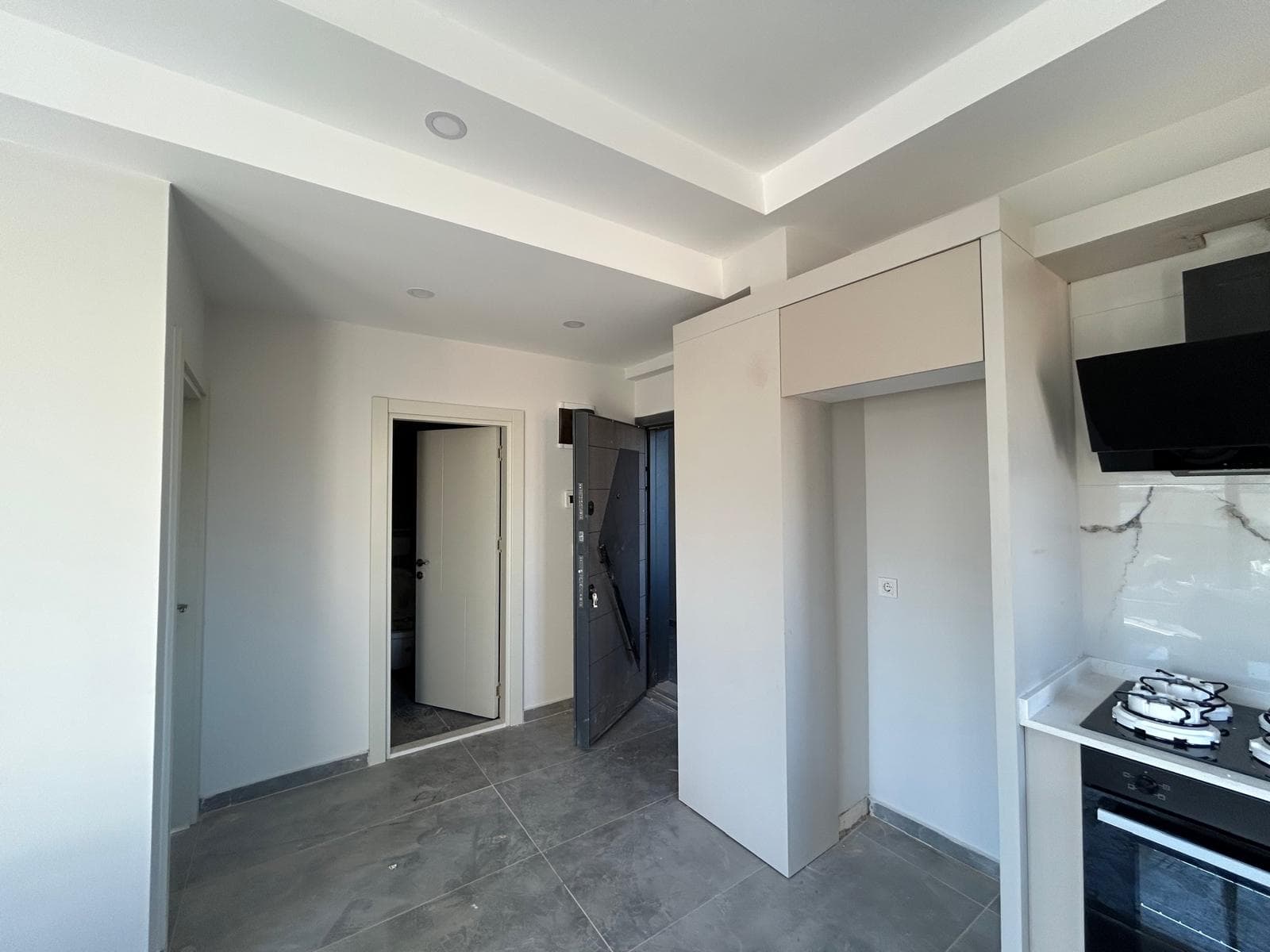 Moderne 2-Zimmer-Wohnung in Antalya Altıntaş – 1. Stock, Poolanlage und unschlagbares Angebot