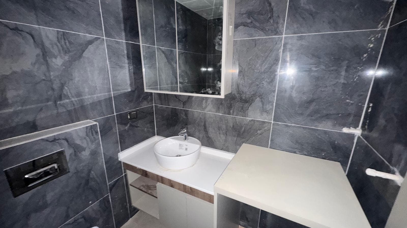 Moderne 2-Zimmer-Wohnung in Antalya – Pool, Tiefgarage & bezugsfertig