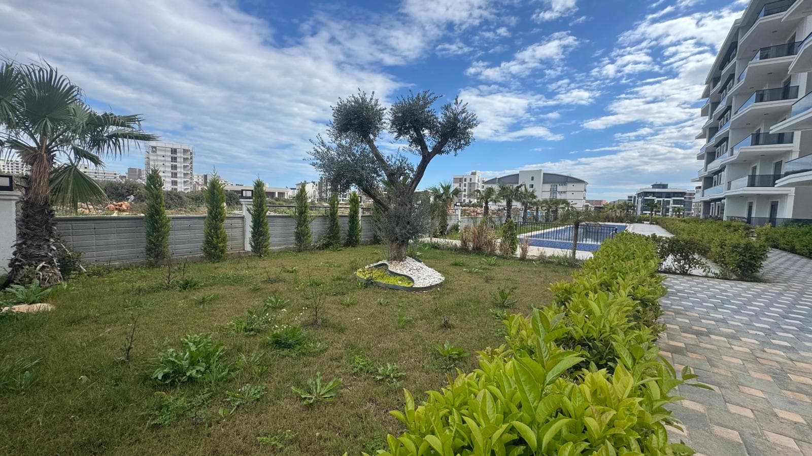 Moderne 2-Zimmer-Wohnung in Antalya – Pool, Tiefgarage & bezugsfertig