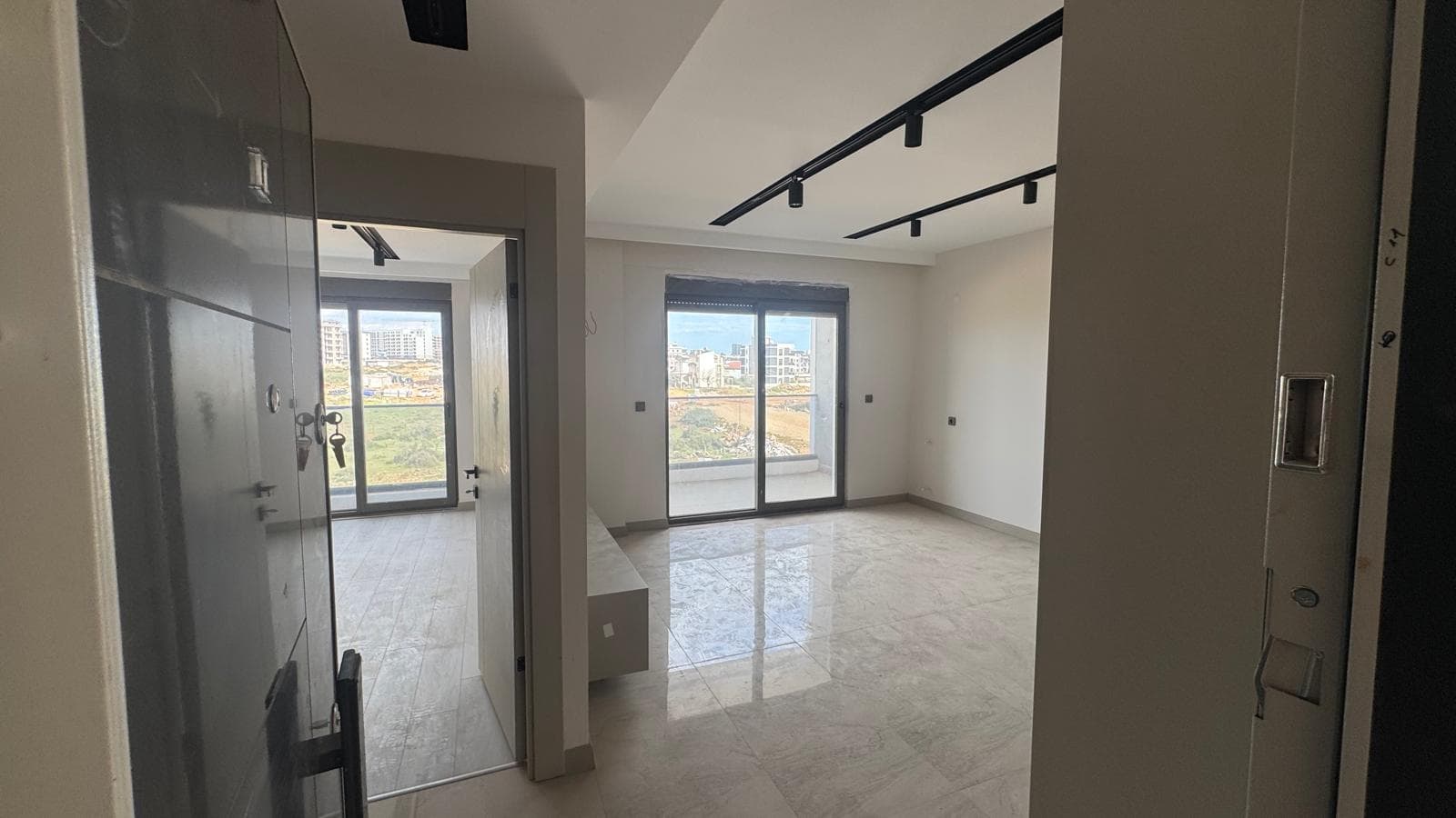 Moderne 2-Zimmer-Wohnung in Antalya – Pool, Tiefgarage & bezugsfertig