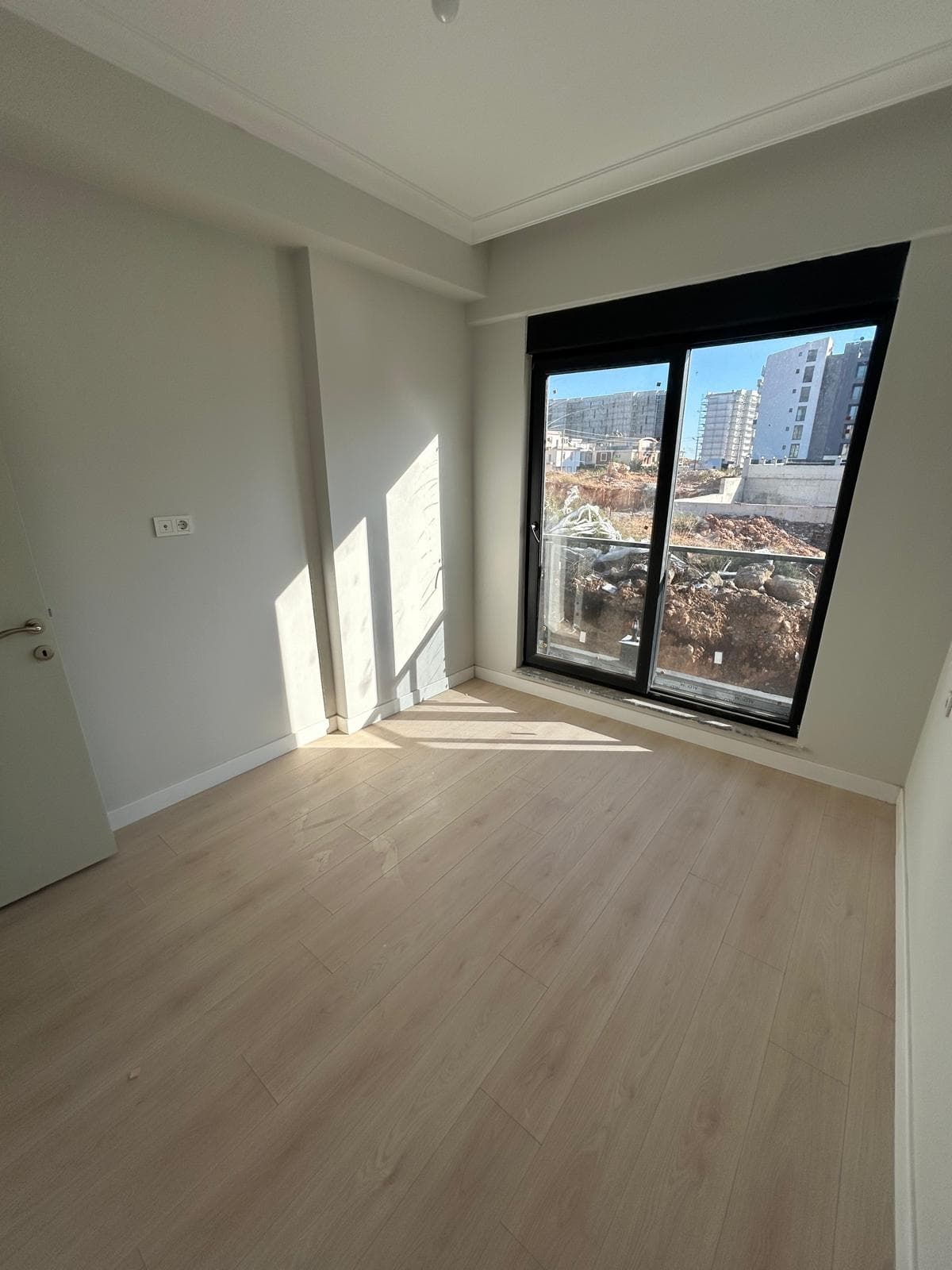 Moderne 2-Zimmer-Wohnung in Antalya Altıntaş – 1. Stock, Poolanlage und unschlagbares Angebot